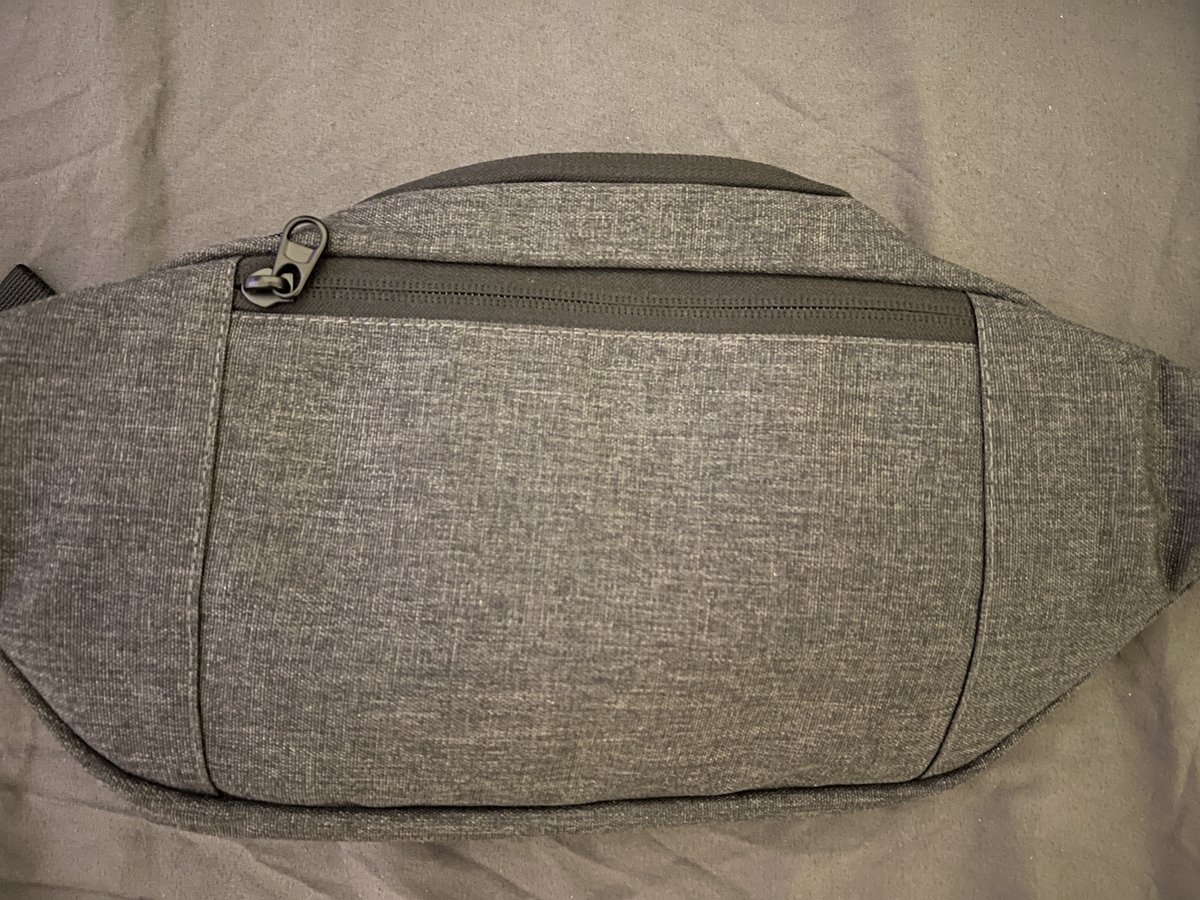 Alex__Priest's tweet photo. Hopp az új övtatyi
#szeged #hungary #magyarország #apple #iphone13promax #heavytools #beltbag https://t.co/s1NGBwqtat