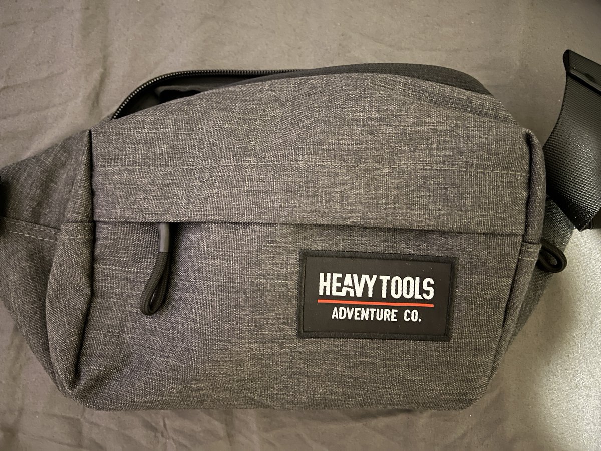 Alex__Priest's tweet photo. Hopp az új övtatyi
#szeged #hungary #magyarország #apple #iphone13promax #heavytools #beltbag https://t.co/s1NGBwqtat