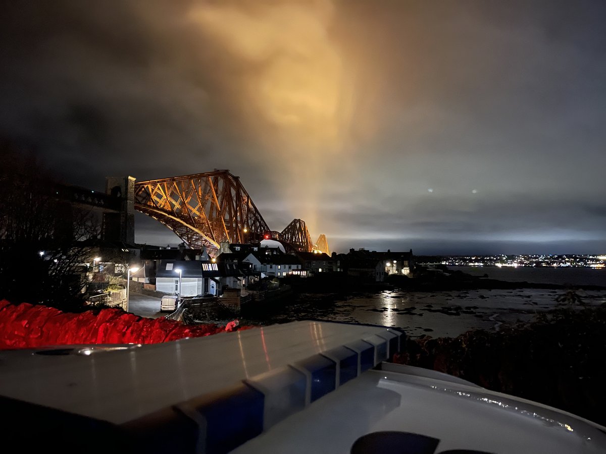 PSOSSWFife's tweet photo. A check around #NorthQueensferry next ๐. One or two motorists parked up enjoying the views ๐๐ธ. No issues ๐.
#CommunityCop #ViewFromTheOffice https://t.co/MDaAjghDM8