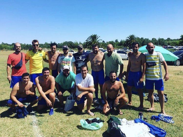 El sábado próximo vuelven los clásicos partidos de preparación de verano, estate atento a nuestras redes para sumarte 💪🏻
PreSenior +32
<a href="/10universitario/">La 10 Universitario</a> <a href="/LUD_Oficial/">Liga Universitaria de Deportes</a>