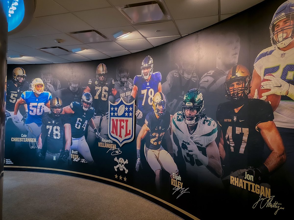 DrinkallCoach's tweet photo. New Army Football decor is 🔥! https://t.co/Hy0fPPaXK8