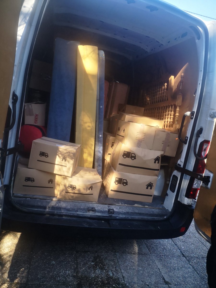 VHT86106664's tweet photo. 40 años de vida en unas pocas furgonetas, cambio de ubicación que no de estilo de vida, camino ya de Toledo, @Izanaaron estamos tardando ya en concretar un día de chuletas y cerveza. Mañana te pego toque https://t.co/eCKYcFrJvf