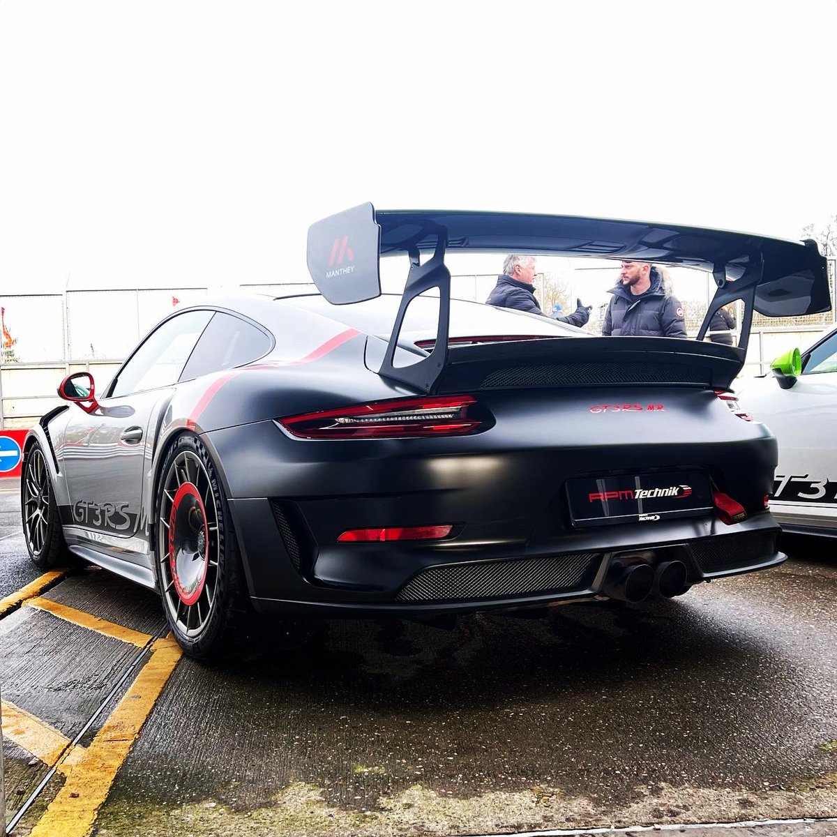 Ufff, @timharvey7 ‘s Porsche GT3 RS of @manthey_racing & @RPMTechnik looked rather awesome @DoningtonParkUK today with  @RMATrackDays #RPMtechnik #MantheyRacing