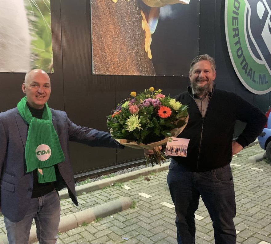 Vandaag dan echt de aftrap campagne CDA Kampen voor de gemeenteraadsverkiezingen in Kampen! Bezoek aan Diertotaal.nl Firma Boer. 
Namens het CDA een blijk van waardering voor het meest circulaire bedrijf in de <a href="/gemKampen/">Gemeente Kampen</a>  #gemeenteraadsverkiezingen