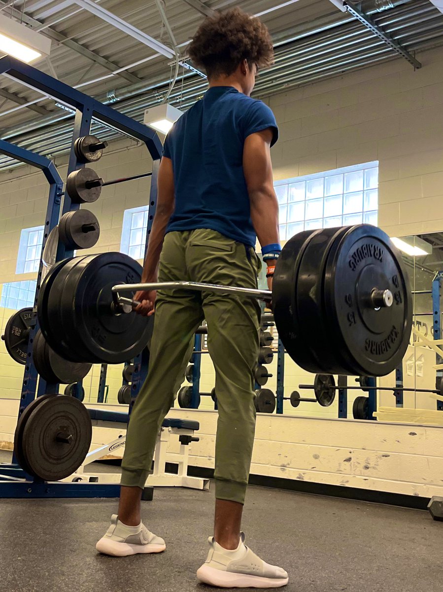 2023 DB <a href="/ca1ebhardy/">Caleb Hardy ➊</a> has been gaining MAJOR interest over the past few weeks! 

Coaches have been salivating at his 6’3 frame, and at 182lbs has sooooo much room for his body to develop!

Spring is going to be HECTIC for this kid!

📱 <a href="/Coach_Eubanks/">Coach Eubanks</a> &amp; #RECRUITELHS 

#SwingFIRST