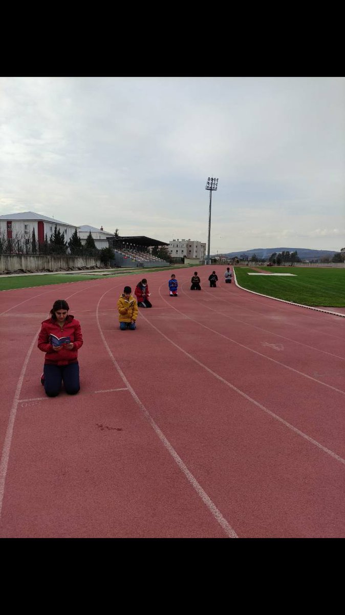 Öğrenmenin 
   yaşı da yok 
       sonu da yok…
Her zaman, 
   Her yerde,   
     #HayatBoyuOkuyoruz 📚
#OsmaniyeHayatBoyuOkuyur
<a href="/osmaniyehem80/">OSMANİYE HEM</a>
<a href="/AyhanUyar/">AyhanUyar</a> <a href="/kynryasin/">Yasin KAYNAR</a> <a href="/ALBAKAydn/">Aydın ALBAK</a>  <a href="/osmaniyeilmem/">Osmaniye İl Millî Eğitim Müdürlüğü</a>
<a href="/sdulger43/">Sabahattin DÜLGER</a> <a href="/yilmaznazif/">Nazif Yılmaz</a> <a href="/tcmeb/">Millî Eğitim Bakanlığı</a>