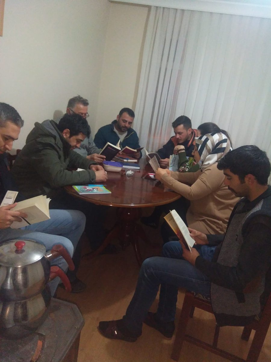 Öğrenmenin 
   yaşı da yok 
       sonu da yok…
Her zaman, 
   Her yerde,   
     #HayatBoyuOkuyoruz 📚

<a href="/sdulger43/">Sabahattin DÜLGER</a> <a href="/yilmaznazif/">Nazif Yılmaz</a> <a href="/tcmeb/">Millî Eğitim Bakanlığı</a> <a href="/bafra_mem/">Bafra İlçe Millî Eğitim Müdürlüğü</a> <a href="/samsunmem/">Samsun İl Milli Eğitim Müdürlüğü</a> @hayatboyuailesi <a href="/HaciAvci61/">Hacı AVCI</a> <a href="/mehmetalikatip1/">Mehmet Ali KATİPOĞLU 🇹🇷</a>