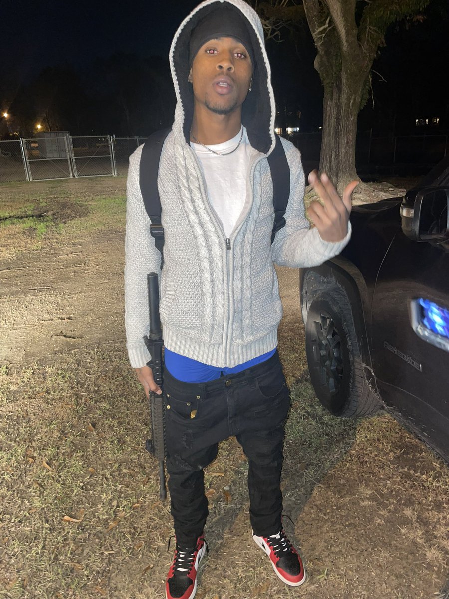 5800BLKJ's tweet photo. everything been going wrong , but im moving right ⚠️👹 #NotMyself #VideoOtw #unsignedartist #BatonRouge #Louisiana https://t.co/9cJxjT41h0
