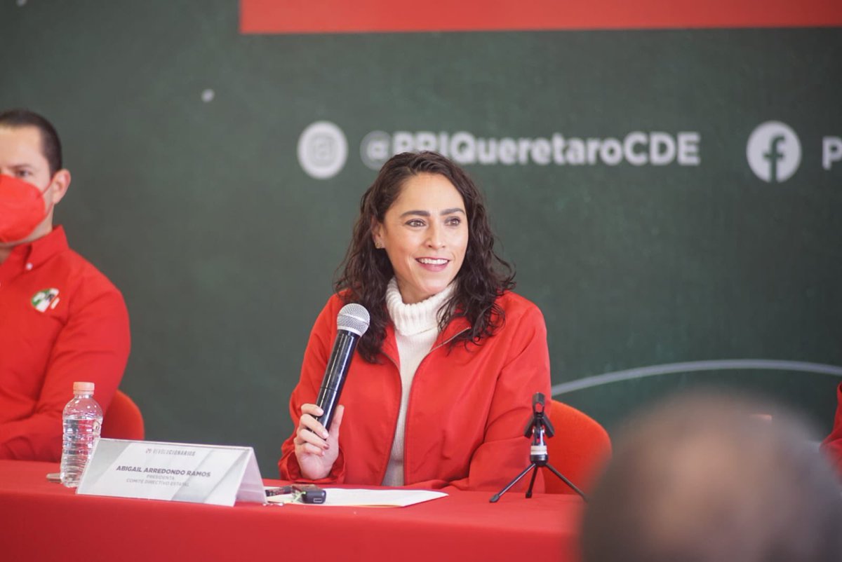 AbiArredondo's tweet photo. En rueda de prensa en compañía de @jlvillalobosg de la @CnarpPri, anunciamos la Campaña Nacional de Afiliación, Actualización y Credencialización de la Militancia.
En cada Mpio. tenemos gran presencia de priistas, comprometidos, entusiastas, que trabajan en beneficio del #PRIQRO. https://t.co/wkVdmZz3KN