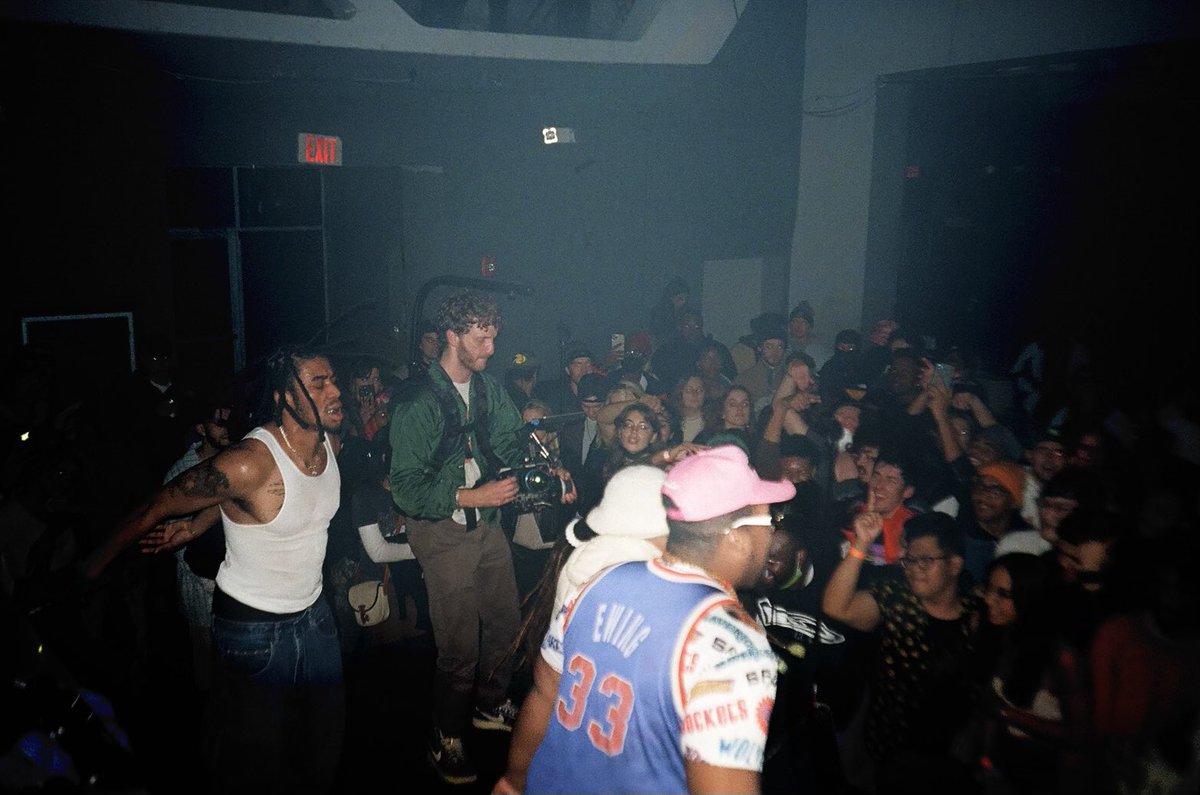 DION DIA tweet media