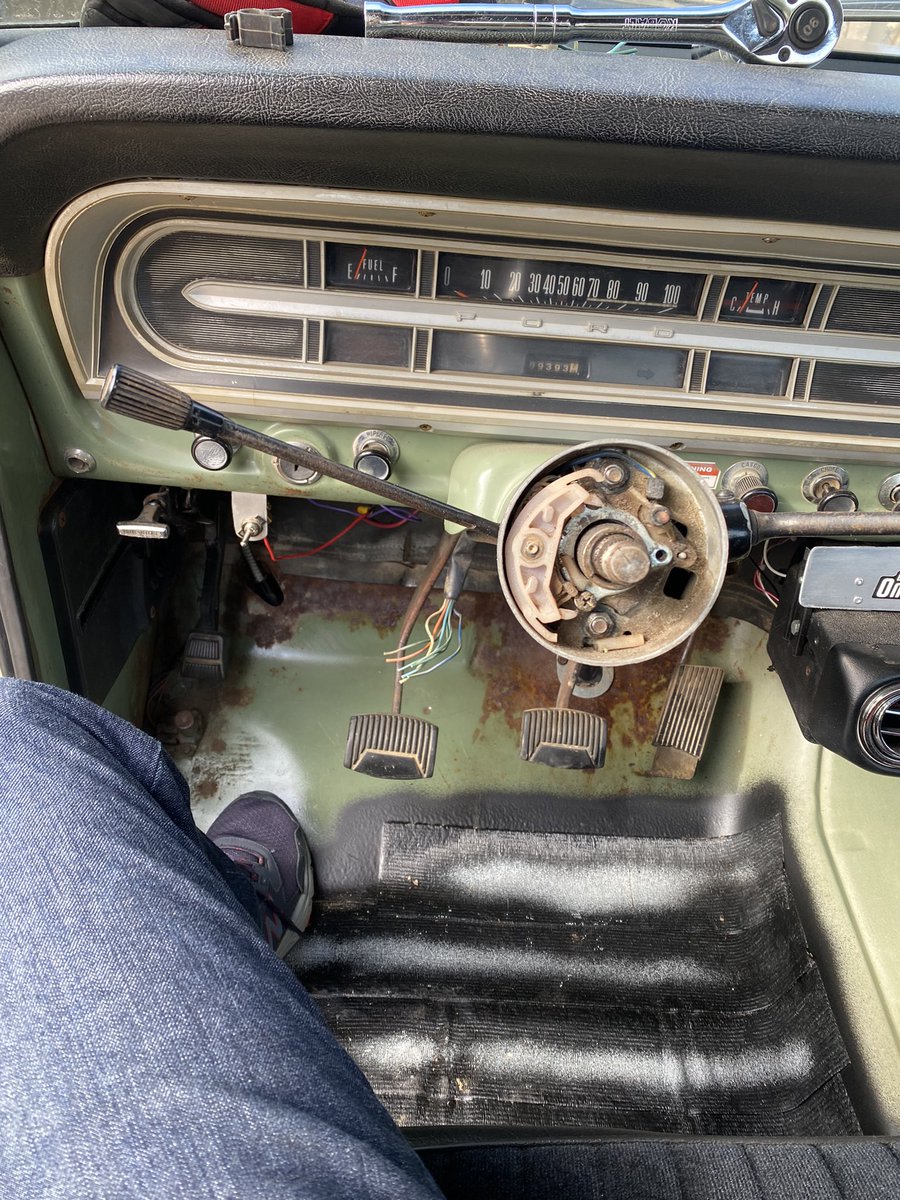 oldmanbeaston's tweet photo. Today’s project new blinker switch. #68F100 https://t.co/12OUvLAlrU