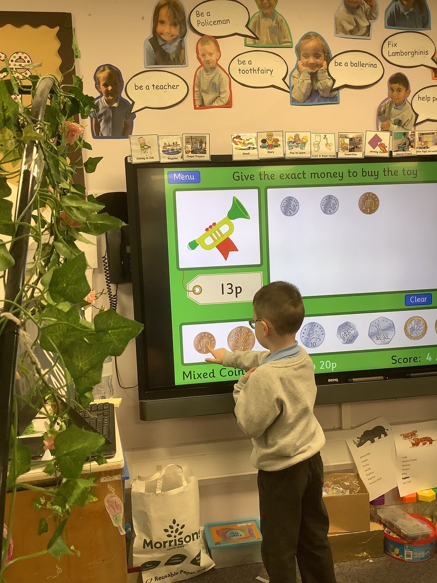 StAgnesRecClass's tweet image. The children enjoyed using the smart board to practice number work today #stagnescomputing