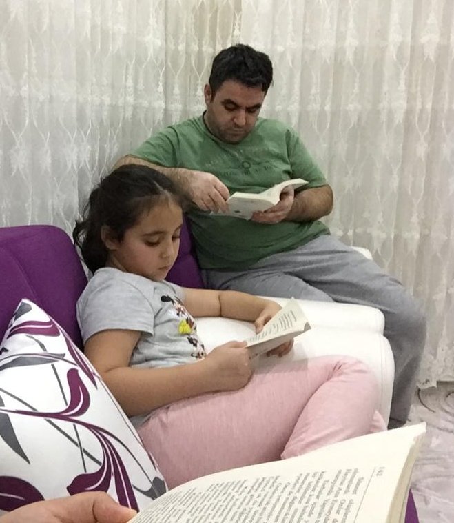 Öğrenmenin 
   yaşı da yok 
       sonu da yok…
Her zaman, 
   Her yerde,   
     #HayatBoyuOkuyoruz 📚

<a href="/sdulger43/">Sabahattin DÜLGER</a> <a href="/yilmaznazif/">Nazif Yılmaz</a> <a href="/tcmeb/">Millî Eğitim Bakanlığı</a>