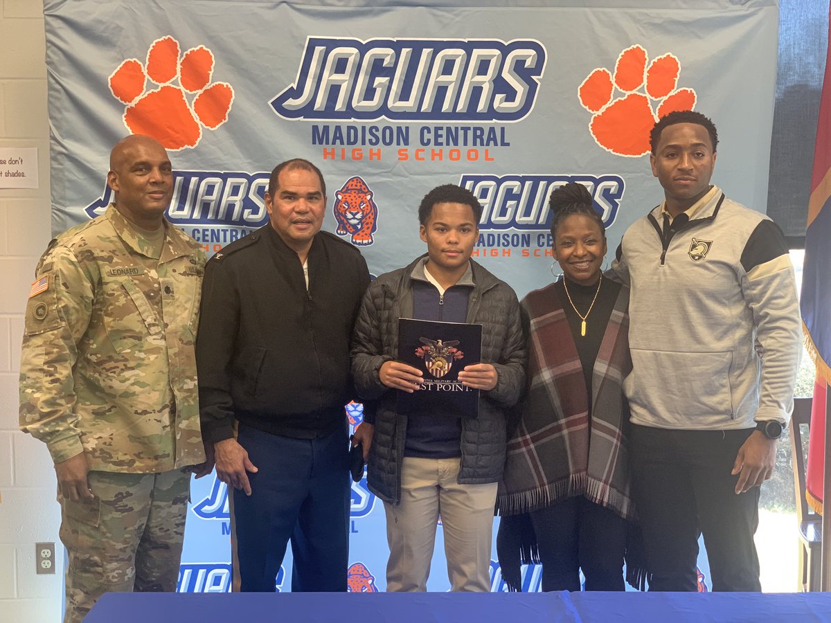 MCJagSoc's tweet photo. Hereβs a few more pics from @RegalPerry big day (Part II) #WestPointBound @blake_levine @MaxPrepsTT @Trib35 @CentralMSSoccer @MCHS_AMC https://t.co/17dbApPw2L