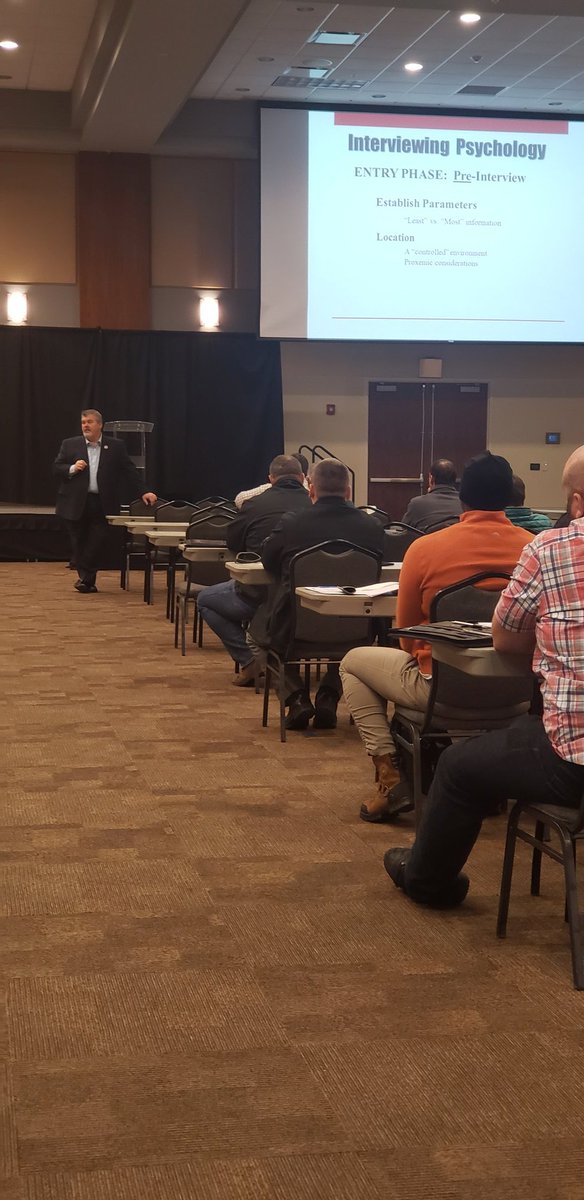 75arcounties's tweet photo. Today, a 1-day course is being held for the Arkansas Coroners' continuing education. Kevin Cleghorn, President of the Arkansas Coroners' Association presents.  #ARcounties https://t.co/7TL9gxJK1q