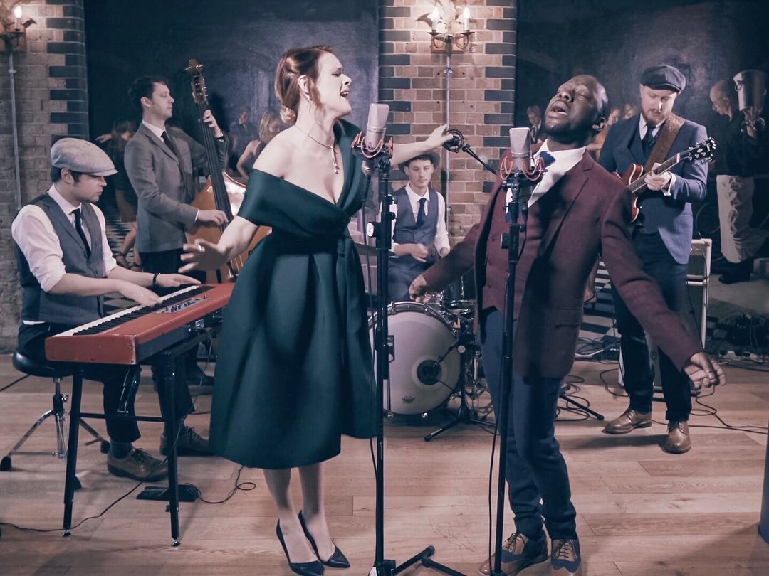 8RAY Group tweet media