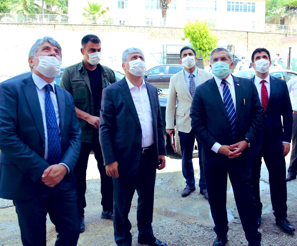 HuseyinYayman's tweet photo. Valimiz @dogan_rahmi, MEB Md. @mesutcerko Belediye Bşk. @AyhanYavuz_bld tarihi imzaları attılar. TEBRİK EDİYORUM

#Kırıkhan'da yer alan Sarı Okulu, Kültür ve Sanat Merkezine dönüştürüyoruz

Bakan Yardımcılığım döneminden bu yana takip ettiğimiz bu proje şehrimize hayırlı olsun🇹🇷 https://t.co/PG4WQrV4k1