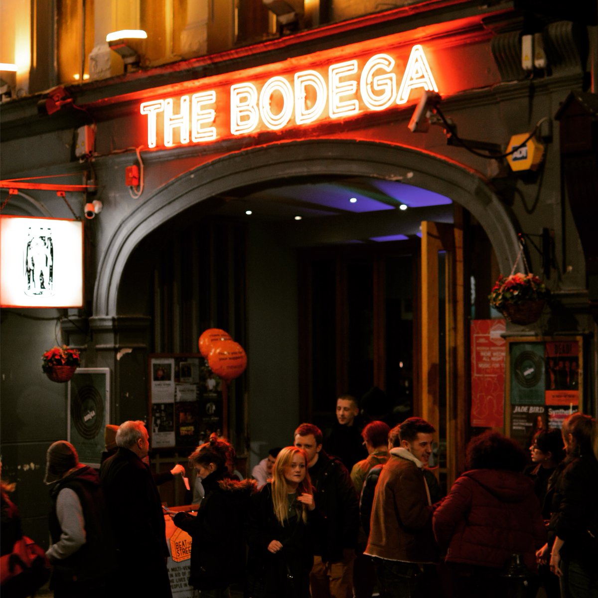 The live music might stop at 10pm on Sunday, but the party doesn't. @rescuerooms will have @TheMicNotts DJ's and Brad Bradley is in @bodeganotts spinning tunes for you to dance to until the late hours! 📸 Matt Searston