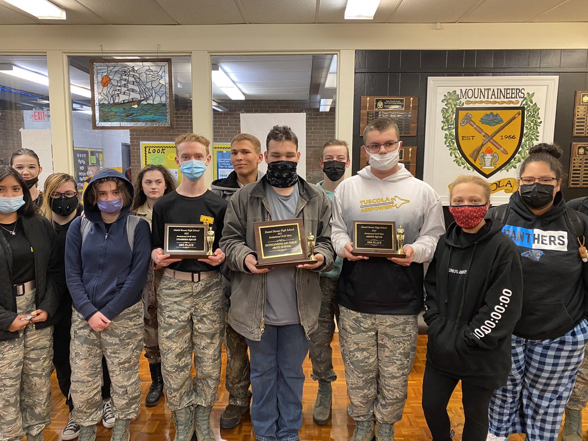 THSMounties's tweet photo. Congratulations to our JROTC drill team who placed 4th overall, Best Air Force JROTC unit and 3rd in both Armed/Unarmed Squad!! Go Mounties #ALLIN #NC075 #thsafjrotc #THSAirpower https://t.co/sskDiannsr