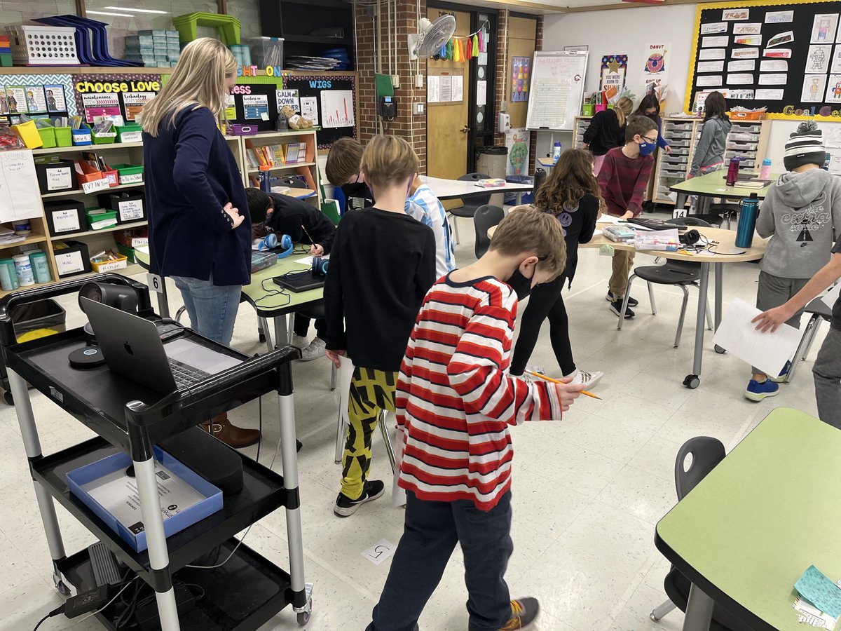 Perimeter and area lesson using floor tiles - great student engagement @LauraPe23564803
#kip109 #engage109