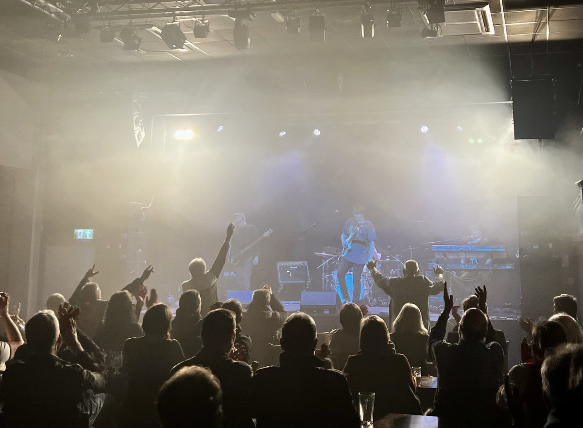 Two really enjoyable gigs in London and Southampton. Thank you to everyone who came out

Here are a few pics from last night