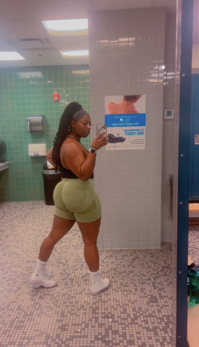 Zahneezy's tweet image. why buy it when you can build it for free 😮‍💨🗣 change your eating habits and go to the gym!