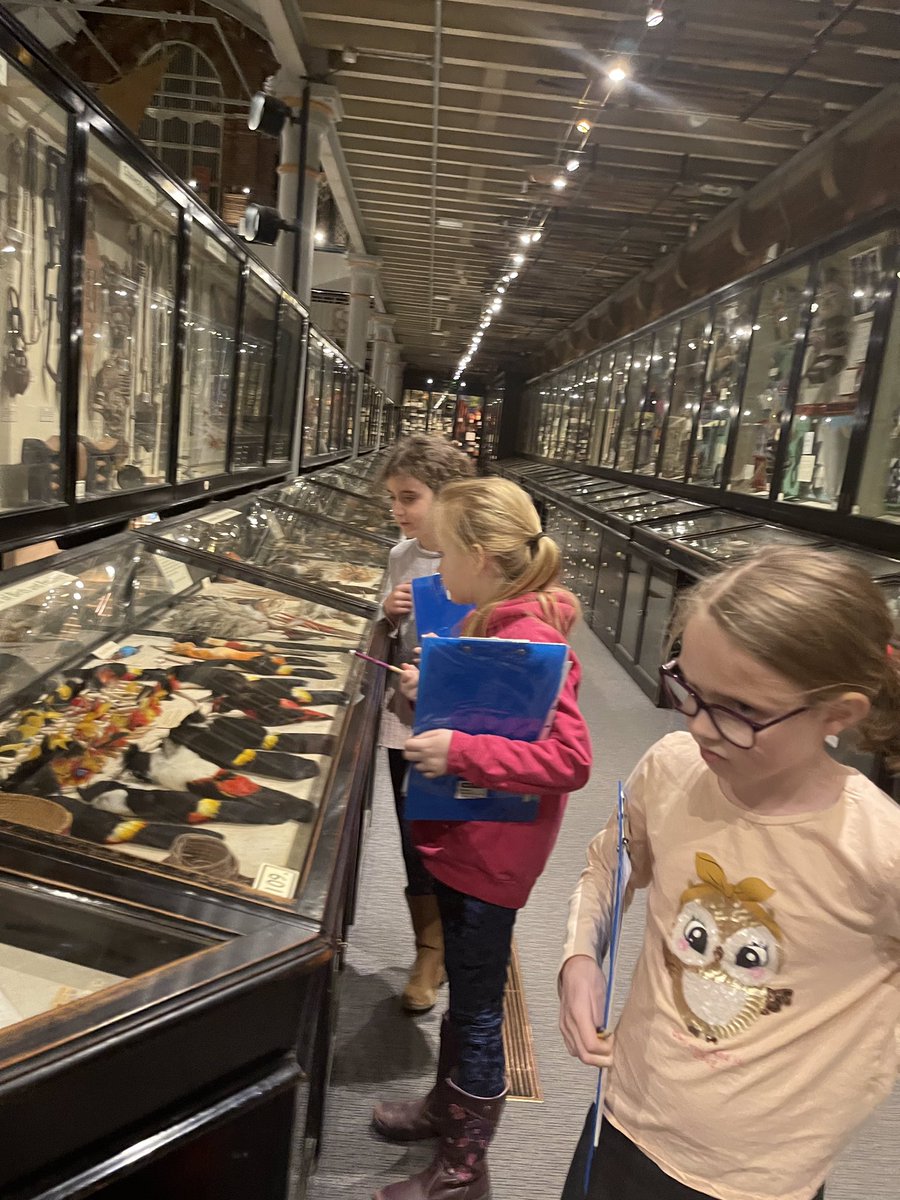 CarrdusYear4's tweet photo. During our trip, we looked at models of houses, boats, toys from Ancient India and much more. What a fantastic day! https://t.co/RhJKxTAB46