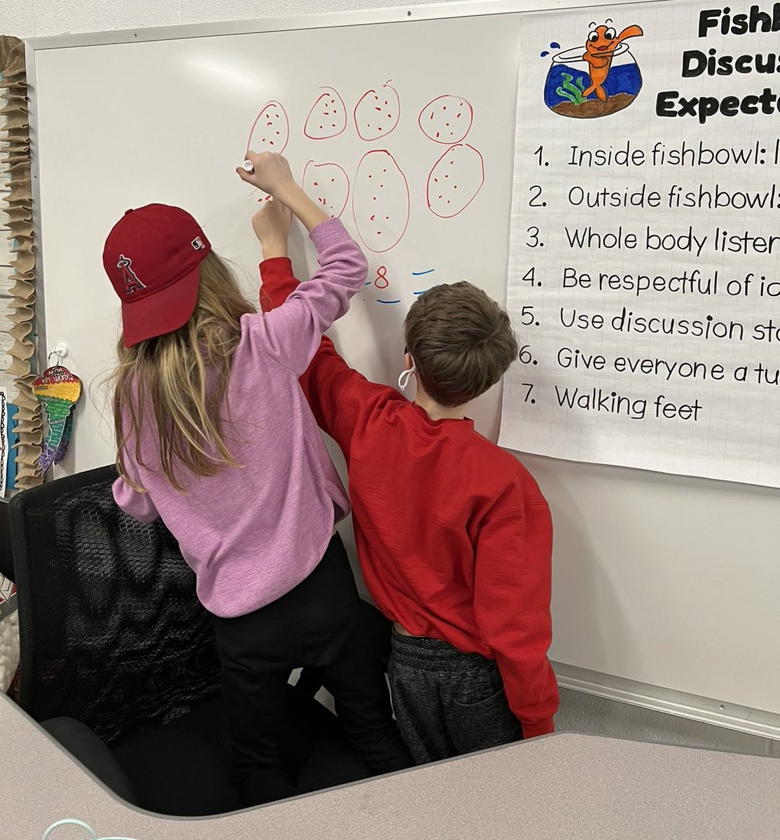 Teamwork to solve division problems! ➗#rtsd26learns