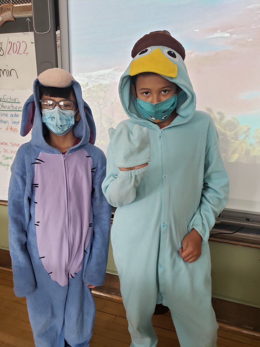 bulldogslv's tweet photo. And I thought I was excited for pajama day by bringing my slippers to school..... https://t.co/LoosQ8h2Vl