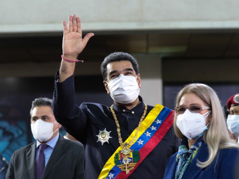 mippci_ven's tweet photo. 📢Pdte. @NicolasMaduro expreso: “Una nueva ola de cambios recorre la Patria Grande de América Latina y el Caribe” https://t.co/sp2kVBtIUK   #VivaElCineVenezolano https://t.co/9lKtzMwa5T