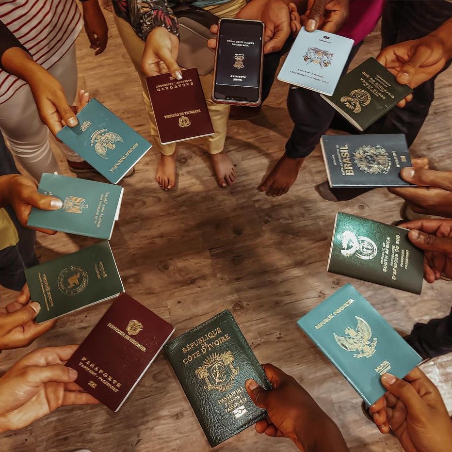 CCIProgram's tweet photo. This year for #MotherLanguageDay we celebrate the rich unity in diversity and international understanding ๐๏ธ, through multilingualism and multiculturalism ๐ that the #CCIProgram promotes.
๐ธ: CCI participants from across the globe share the cover of their national passports. https://t.co/z1m391XfHm