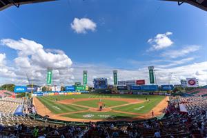 alphyval0606's tweet photo. PRIMERA SORPRESA EN LA SERIE DEL CARIBE
Panamá superó a Puerto Rico

Édgar Muñoz empalmó imparable al prado derecho sin outs en el fondo del noveno episodio y Panamá derrotó 3-2 a su similar de Puerto Rico al comenzar la Serie del Caribe en Dominicana. https://t.co/oVh25h3ePB