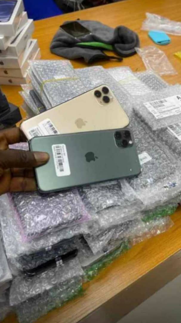 Thobilo's tweet image. New and uk use iphone is available. Interested should contact me on 08067677114