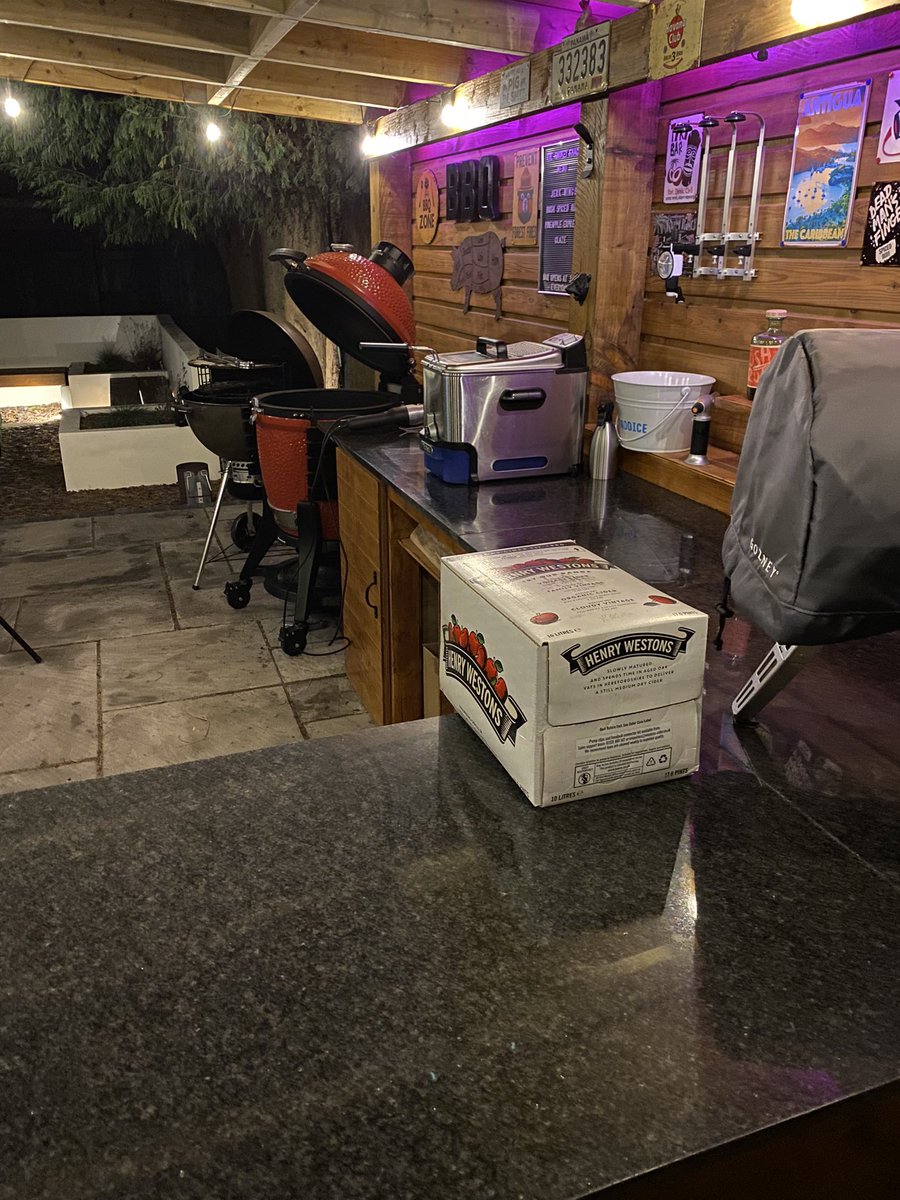 TheSmokeyCarter's tweet photo. Cleaned the @KamadoJoeUK this afternoon. Time to light it up for a couple of steaks. Get some fries in the fryer and maybe a few cheeky bits of scampi. Oh and a pint of @WestonsCiderMil #goodbyedryjanuary https://t.co/MhG0XdxSV0