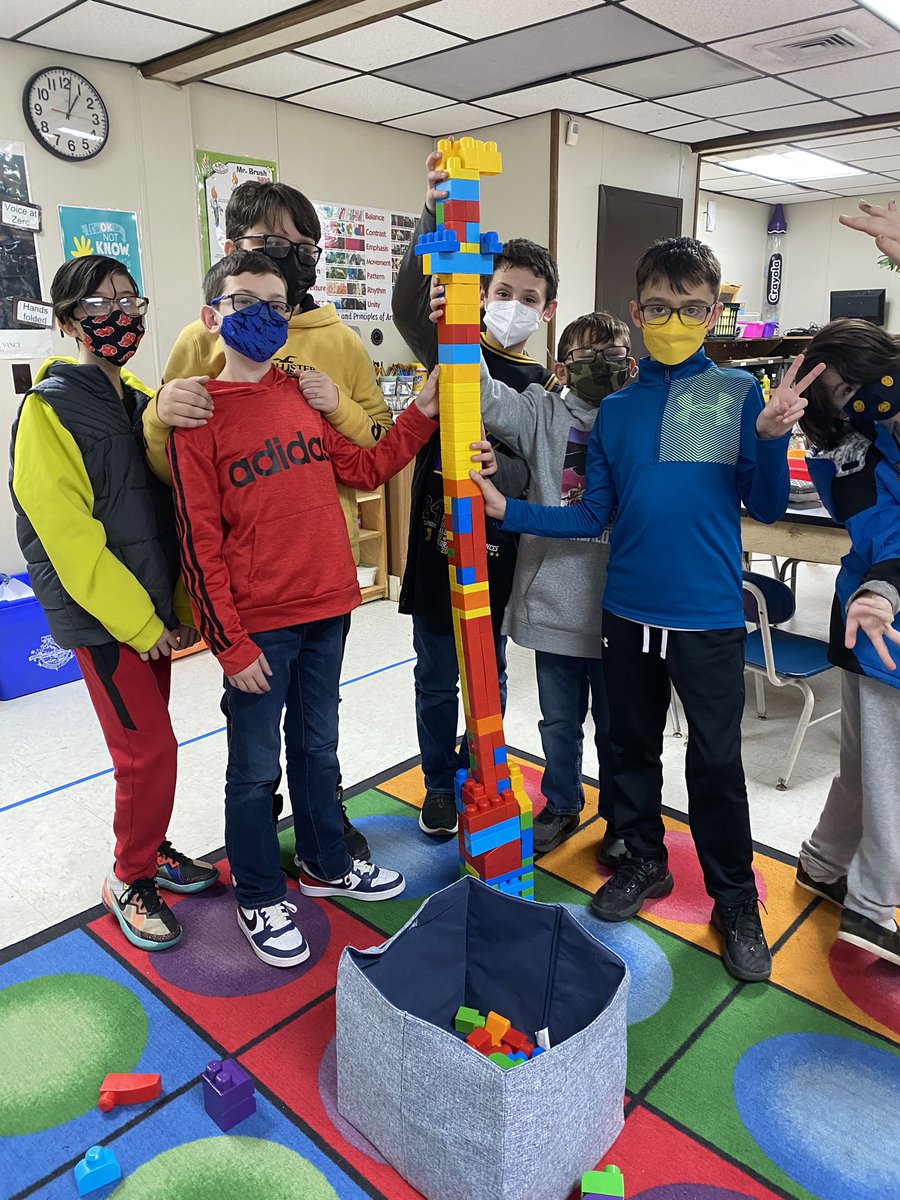 Msmcgillicuddy1's tweet photo. Tansey tigers are having fun exploring the early finisher activities the art room has to offer to them! @Frps_Tansey #createlearngrow https://t.co/QunrCWPwwk