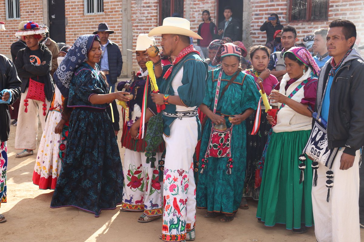 waritsi_lopez's tweet photo. Cambio de Autoridad Local Nueva Colonia 2022-2023
Una tradición que se practica cada Año. https://t.co/OmBWTYrlDr