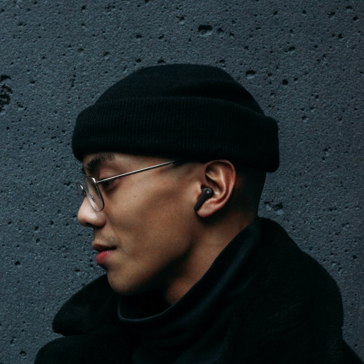 Best noise cancellation on the market for less than a bill 💸
.
#palmbudspro #noisecancellation #earbuds