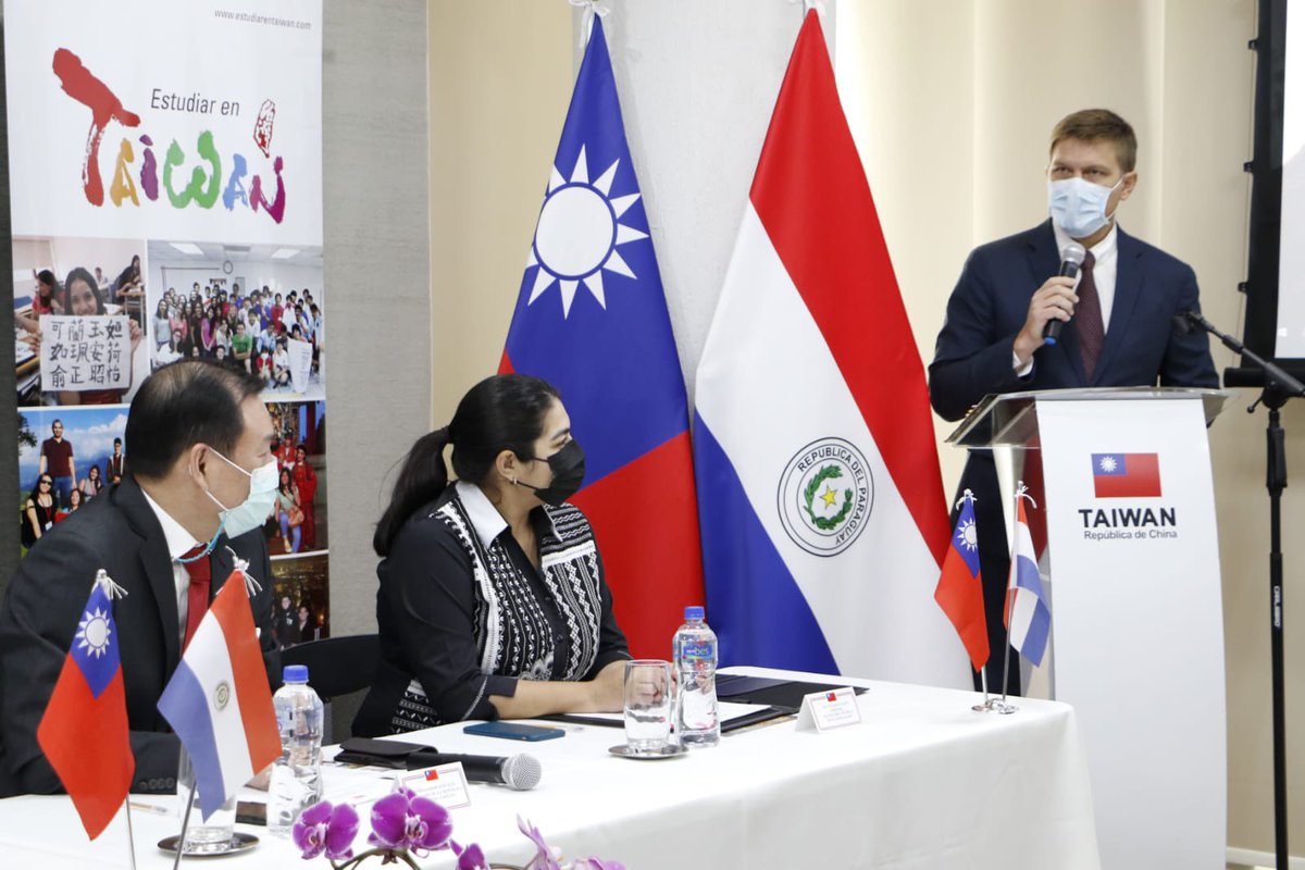 MECpy's tweet photo. 📍Gobierno de la República de China (Taiwán) lanzó Becas de Estudios Superiores 2022-2023.

📍Ofrece 49 becas, entre ellos 37 son becas para carreras universitarias, maestrías o doctorados en 140 universidades públicas y privadas de Taiwán, de excelencia en la educación superior. https://t.co/RPdbceVftk
