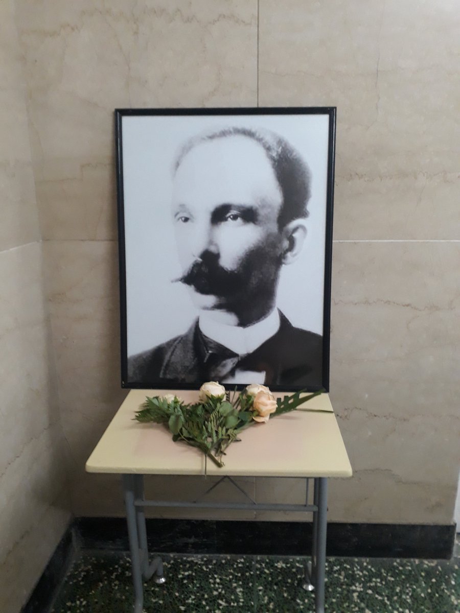 AlimportA's tweet photo. Homenaje al Apóstol en su natalicio. Honrar, honra. #28de enero @AlimportA https://t.co/qCLwyEAqOx
