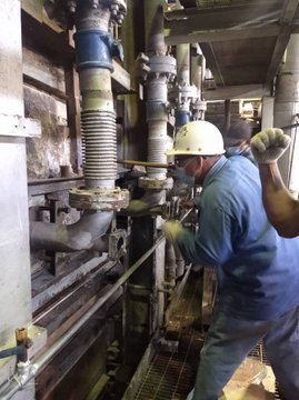 YannirFreites's tweet photo. .@SomosVenvidrio ejecuta labores de mantenimiento al Horno A en la Planta Valera, estado Trujillo, cuyo proceso de calentamiento y funcionamiento iniciará en los próximos días

#ManoDeHierroCaigaQuienCaiga 
#Pr360Consultor  #28Ene https://t.co/jVjLWtUOCG