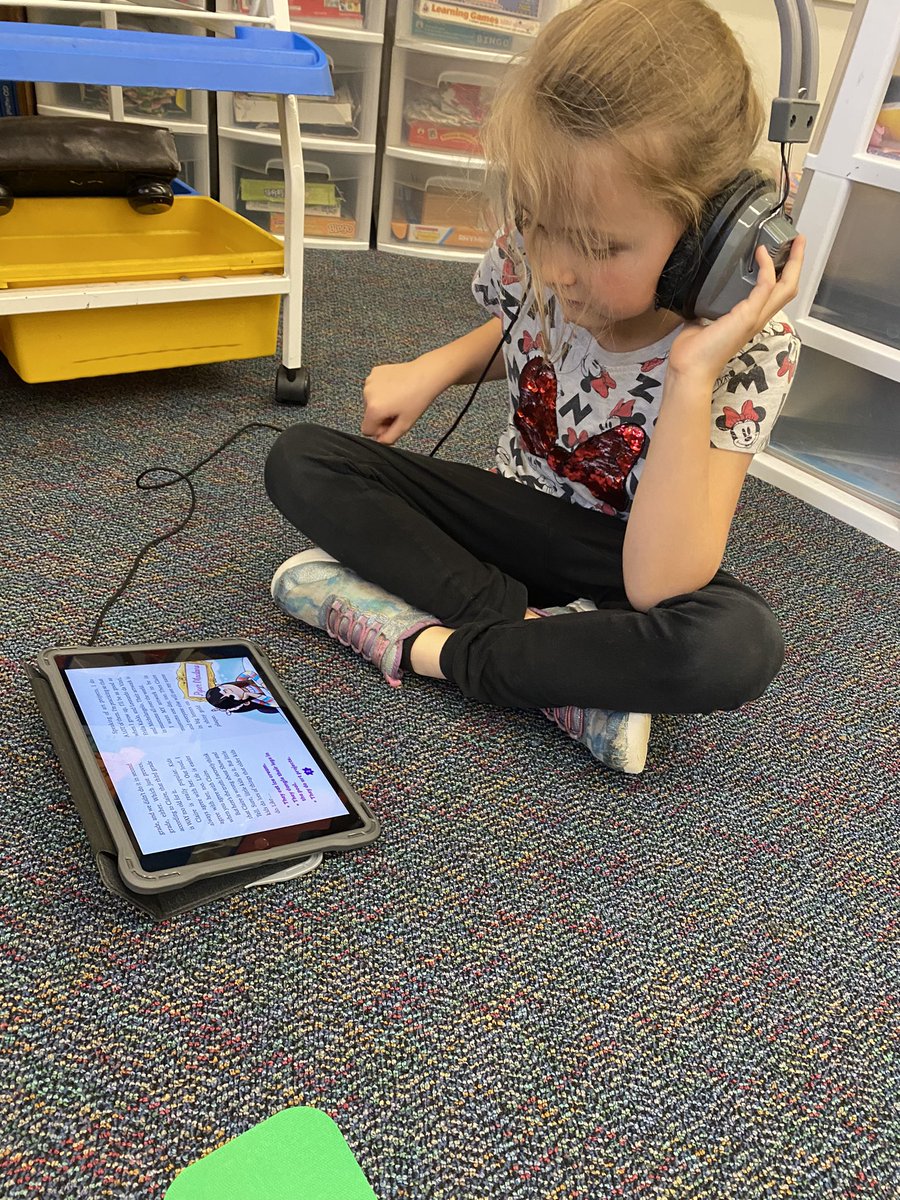 MSDusek's tweet photo. It’s D.E.A.R. Time! (Drop everything and read) thank you EPIC!  We love your “Read To Me” library! #celebratelps @LecantoPrimary @CitrusSchools https://t.co/8usQbG42Jy
