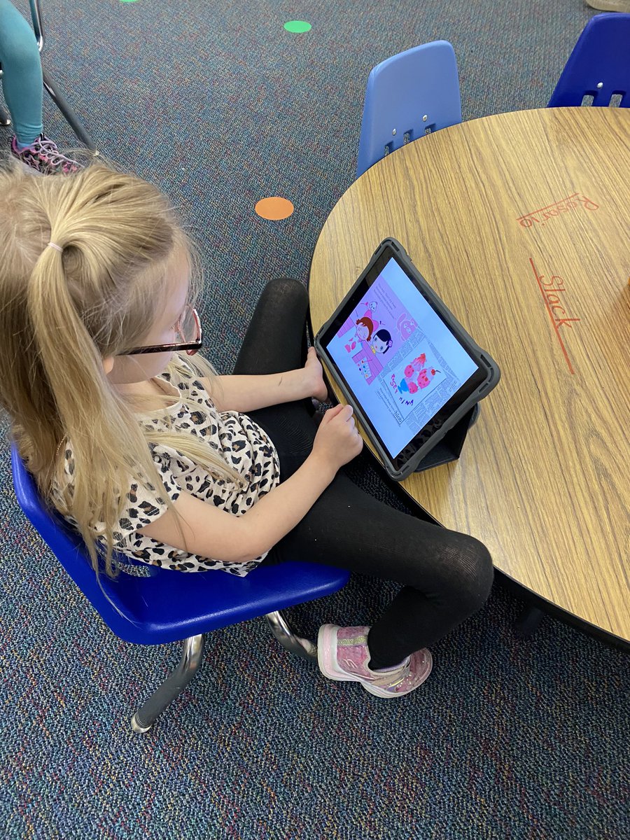 MSDusek's tweet photo. It’s D.E.A.R. Time! (Drop everything and read) thank you EPIC!  We love your “Read To Me” library! #celebratelps @LecantoPrimary @CitrusSchools https://t.co/8usQbG42Jy