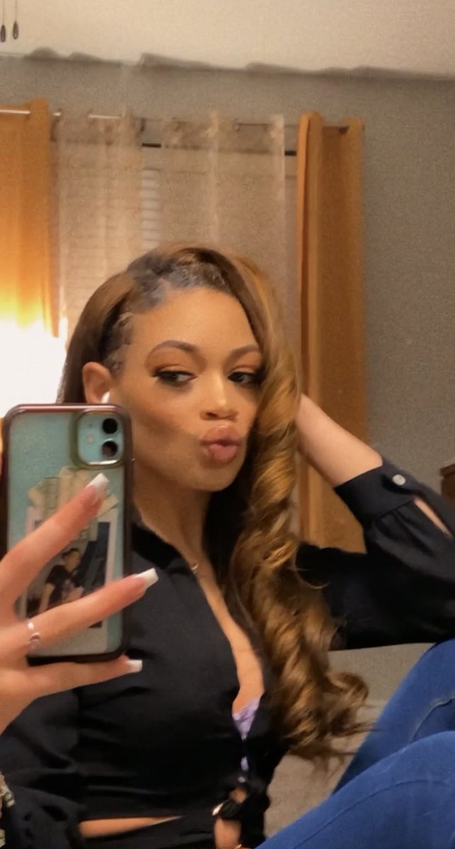 _deessy_'s tweet image. You didn’t sneeze but I blessed you😇😌