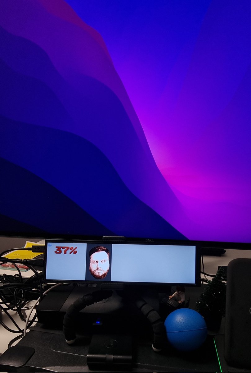 tobmaster's tweet image. Yeah that could become a nice status bar #secondScreen #cssrocks