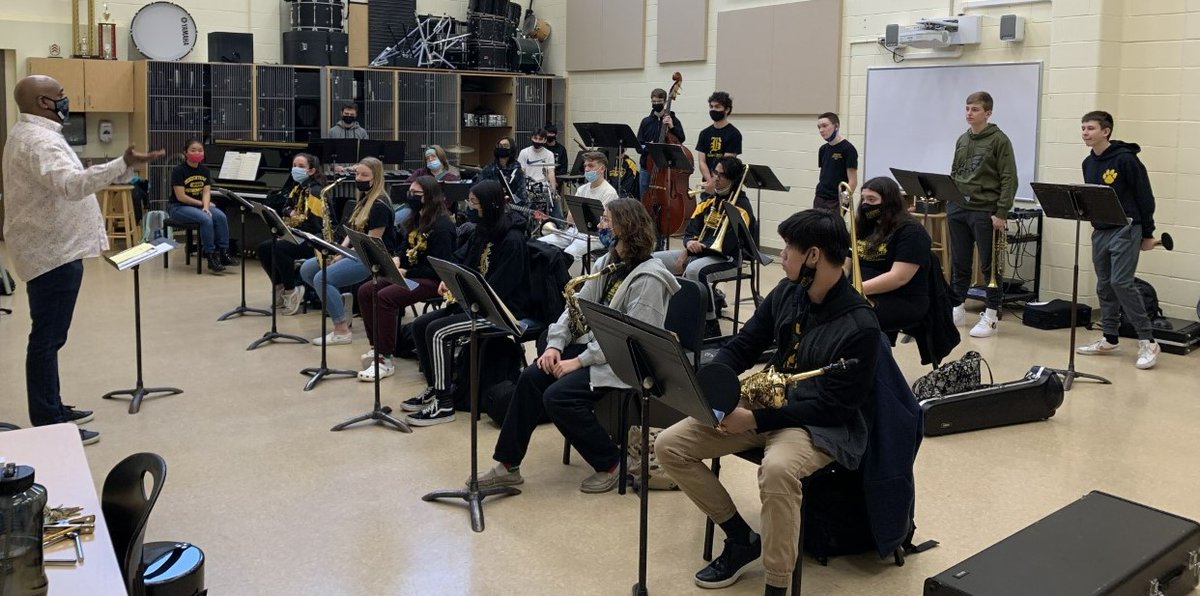 BRHSScotties's tweet photo. Grammy Award winning Trumpet player and head of jazz studies at Temple, Terell Stafford visited with the BRHS Honors Jazz Ensemble today.  He and our Director of Bands, Mr. Montalto, have worked together for many years. https://t.co/caBppN9lQo