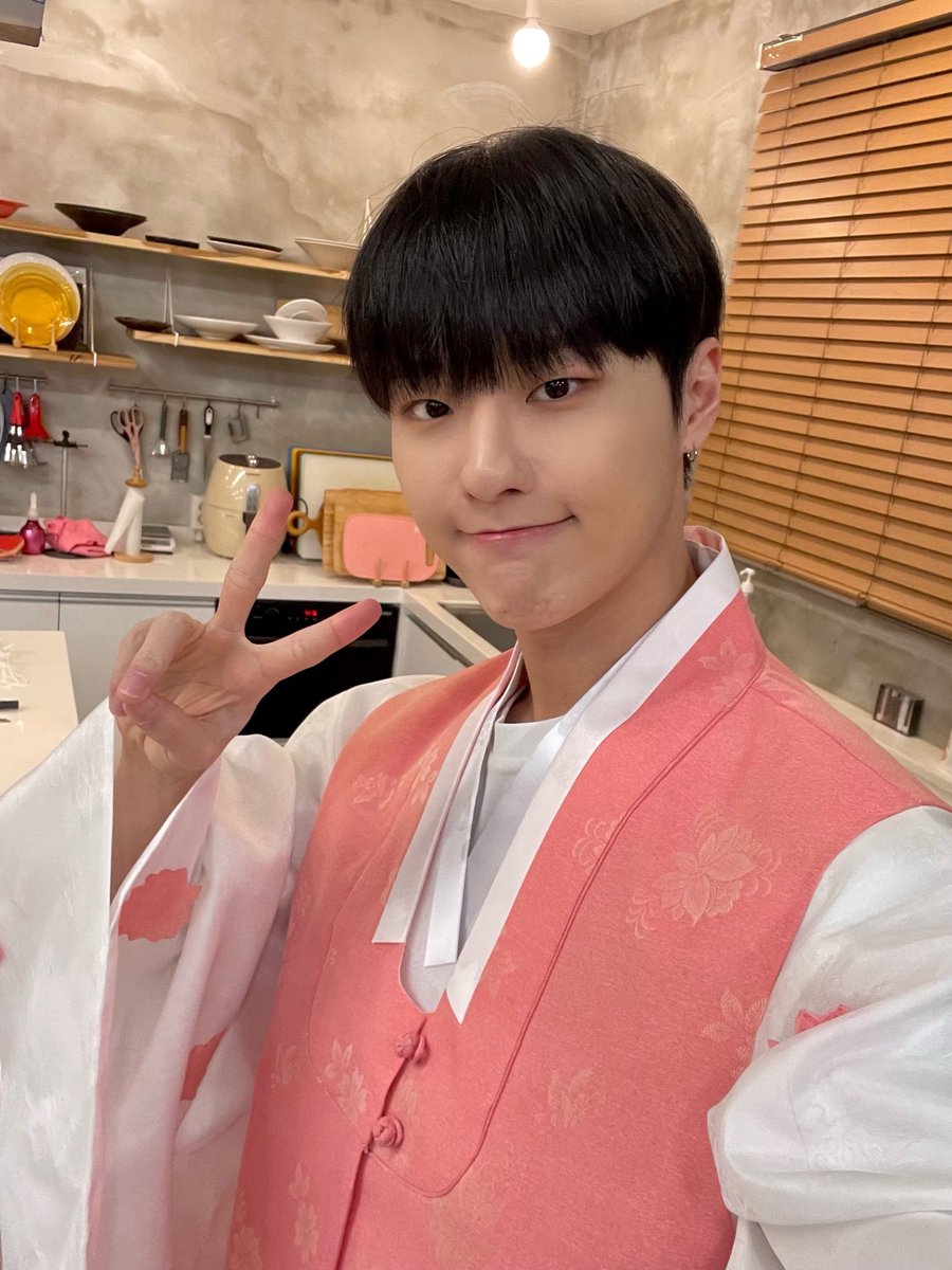 Muuoid's tweet photo. @c_woodzofficial #WOODZ #조승연 #우즈 https://t.co/FitAwrRlvw