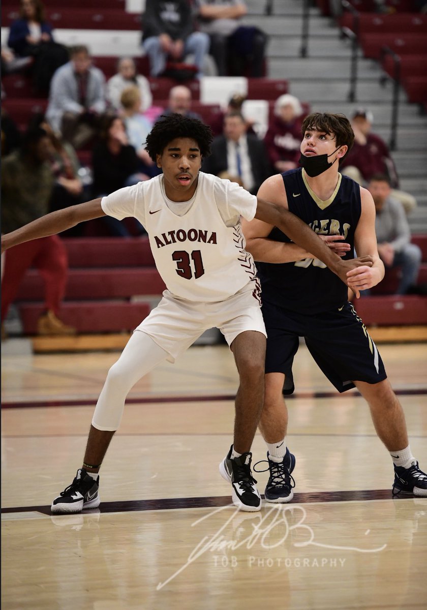 TimOBrienYL's tweet image. tobphotography.com/HAHS-Tigers/20…