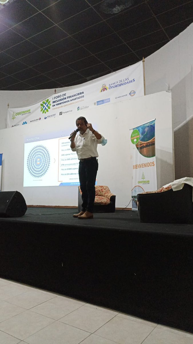 cootregua's tweet photo. #PrimerForoInclusionFinanciera #AEstaHora
Nos acompaña en el escenario, Luis Miguel Sierra, Director Comercial de #Visionamos. https://t.co/hH2zhcWmSU