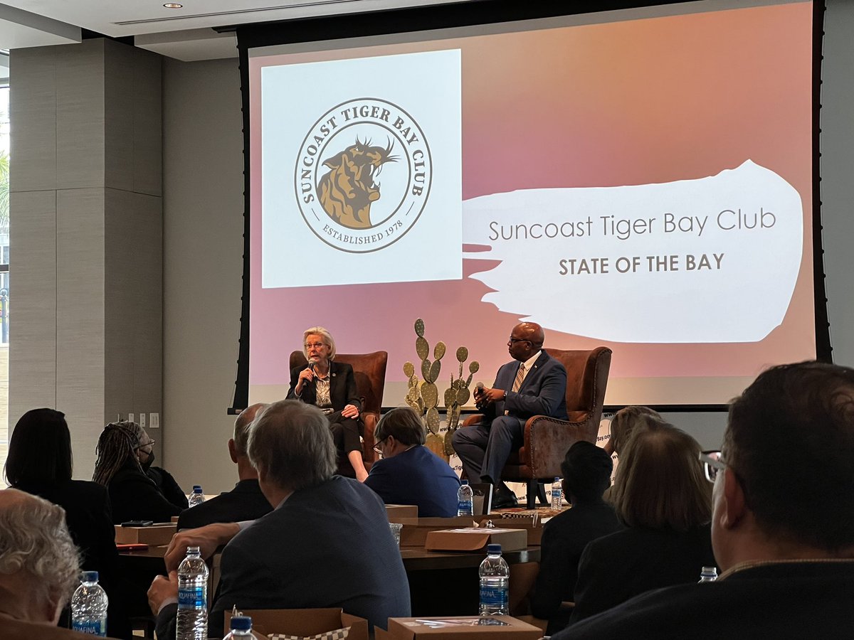eunicortiz's tweet photo. Fantastic discussion between @MayorKenWelch & Mayor @JaneCastor on the #StateOfTheBay. Congratulations to @SCTigerBay & @JCPritchettII on such a wonderful meeting! https://t.co/073YTIP77a
