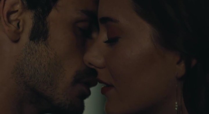 tusseriesfavs's tweet photo. #AdaMasali 52

Me tenía que interrumpir el Beso el asqueroso padre de  Idil😒

#PoyHaz #BerilPozam #ErdemKaynarca #BaId #IdBa https://t.co/TLI89L3JwO